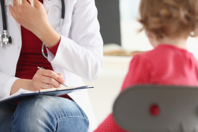 девочка с элективным мутизмом у доктора